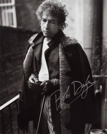 BOB DYLAN SIGNED PHOTOGRAPH