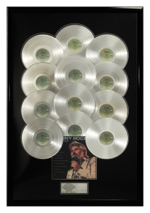 KENNY ROGERS: "KENNY ROGERS: GREATEST HITS" "MULTI PLATINUM" RECORD AWARD