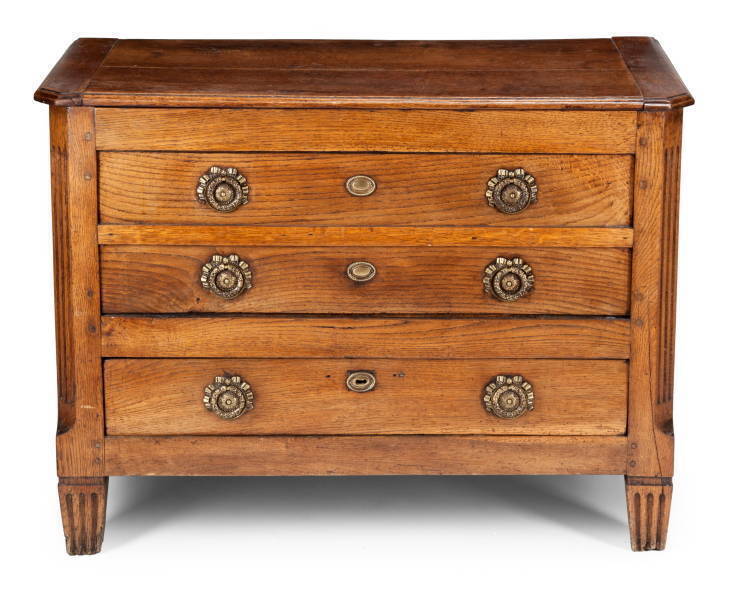 HINGE-OPENING CABINET CHEST