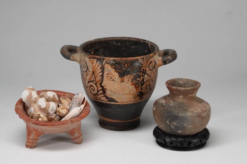 GROUP OF THREE ANCIENT STYLE VESSELS