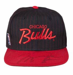 MICHAEL JORDAN SIGNED CHICAGO BULLS CAP