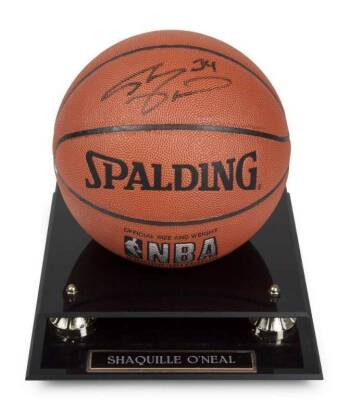 SHAQUILLE O'NEAL SIGNED BASKETBALL