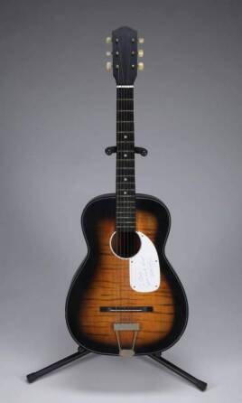 ELVIS PRESLEY SIGNED ACOUSTIC GUITAR