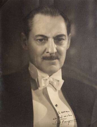 LIONEL BARRYMORE INSCRIBED PHOTOGRAPH