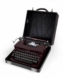 JOE DiMAGGIO PERSONAL TYPEWRITER - 2