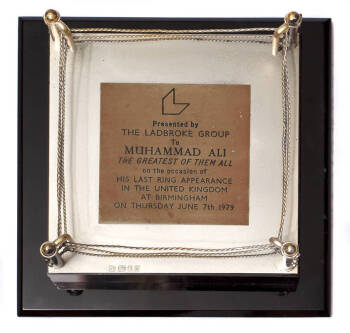 MUHAMMAD ALI 1979 BOXINIG TROPHY