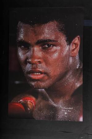 MUHAMMAD ALI SIGNED LARGE COLOR IMAGE