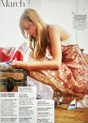 Taylor Swift | 2014 Glamour Magazine Photo Shoot Used Pillows With Magazine - 7