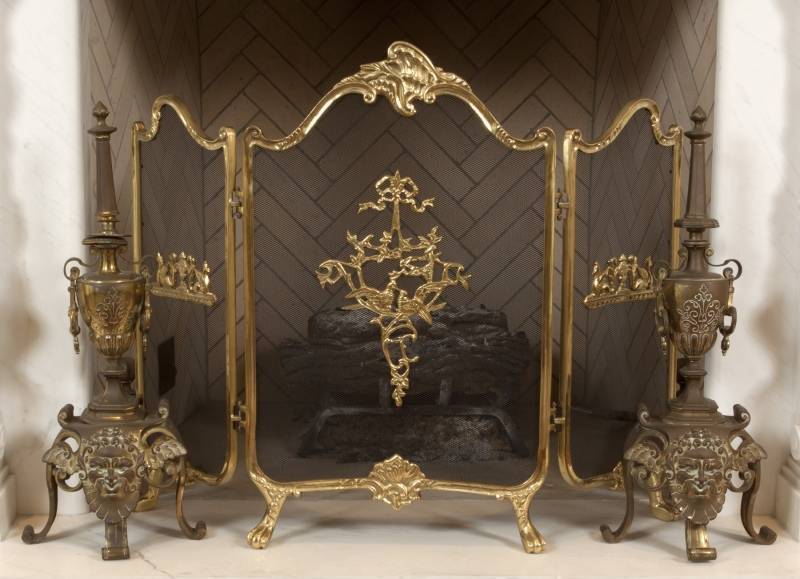 GILDED FIRESCREEN AND PAIR OF URN SHAPED ANDIRONS