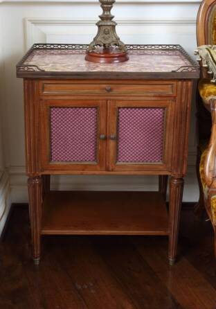 PAIR OF TWENTIETH CENTURY NIGHTSTANDS