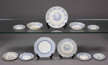 AN ASSORTED GROUP OF BLUE AND WHITE TRANSFERWARE