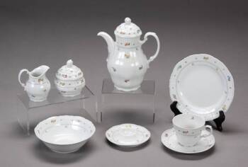 A PORCELAIN BREAKFAST SET FOR ONE