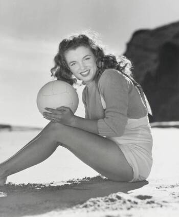 MARILYN MONROE PHOTOGRAPH BY ANDRE DE DIENES