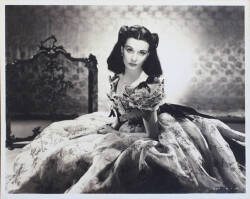 VIVIEN LEIGH SIGNED PHOTO - 3