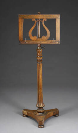 A 20TH CENTURY REGENCY STYLE MAHOGANY MUSIC STAND