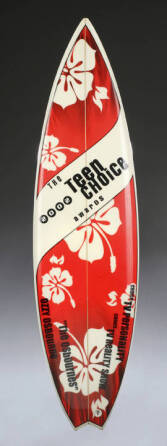 A 2002 TEEN CHOICE AWARD SURFBOARD