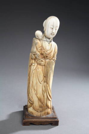 IVORY TUSK ASIAN FIGURINE OF QUAN YIN AS MADONNA