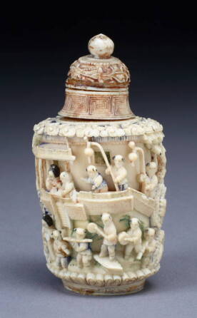 PAIR OF CHINESE CARVED IVORY SNUFF BOTTLES