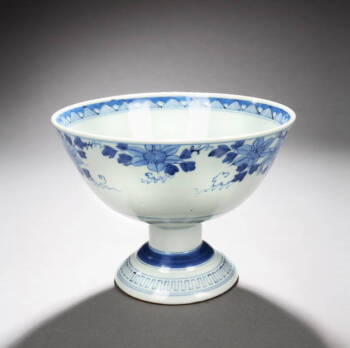 BLUE AND WHITE CHINESE FOOTED COMPOTE