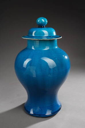 ASIAN CERAMIC LIDDED BALUSTER SHAPED URN