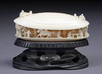 CHINESE CARVED IVORY MUSSEL SHELL