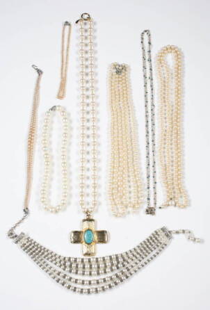 COSTUME PEARL NECKLACES