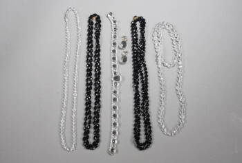 BLACK AND CLEAR COSTUME BEAD NECKLACES