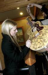 SUNDANCE FILM FESTIVAL SIGNED GIBSON GUITAR - 9