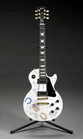 SIGNED SUPERBOWL XLI LES PAUL STUDIO GIBSON GUITAR