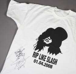 SLASH SIGNED T-SHIRT AND PHOTOGRAPH - 2