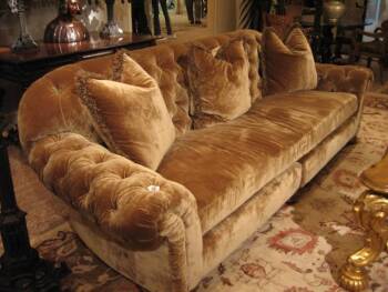 CHER - A VELVET UPHOLSTERED SOFA