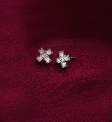 CHER - 18K WHITE GOLD AND DIAMOND EARRINGS