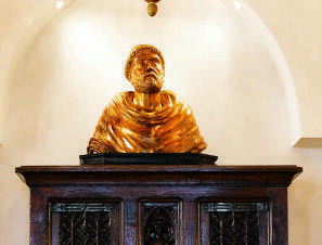 CHER - AN ITALIAN GILTWOOD BUST OF MALE SAINT