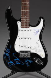 GUNS N' ROSES SIGNED GUITAR - 2