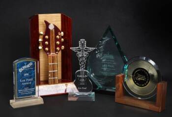 LES PAUL HUMANITARIAN AWARDS