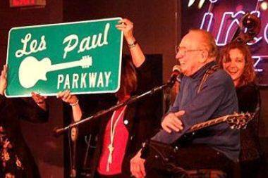 LES PAUL PARKWAY SIGN