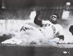 WILLIE MAYS SIGNED PHOTOGRAPH