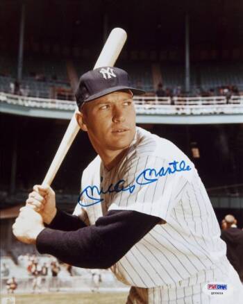 MICKEY MANTLE SIGNED PHOTOGRAPH